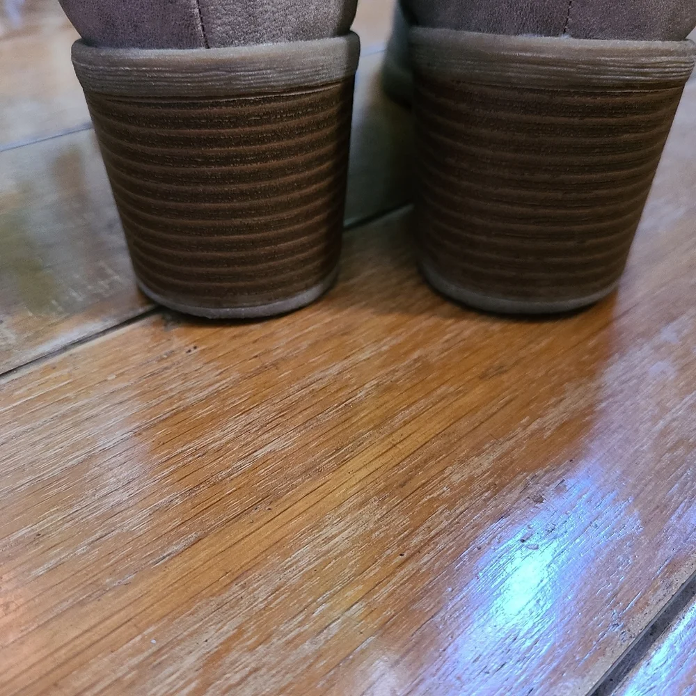 G by Guess Lezlee Zip Up Boots Tan Beige Size 9 - Picture 6 of 13